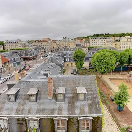 Balcon Versaillais. *