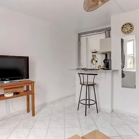 Apartment Balcon Versaillais.